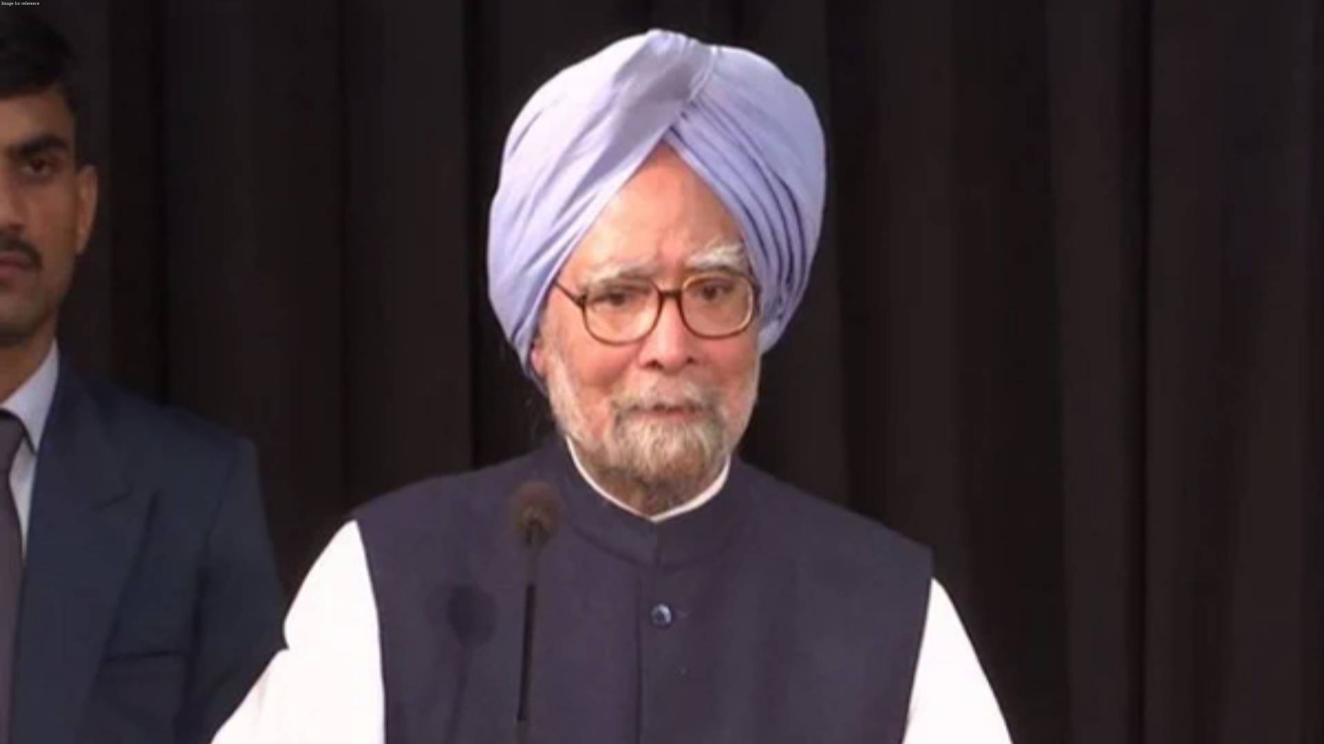 Former PM Manmohan Singh lashes at NDA govt, calls it 